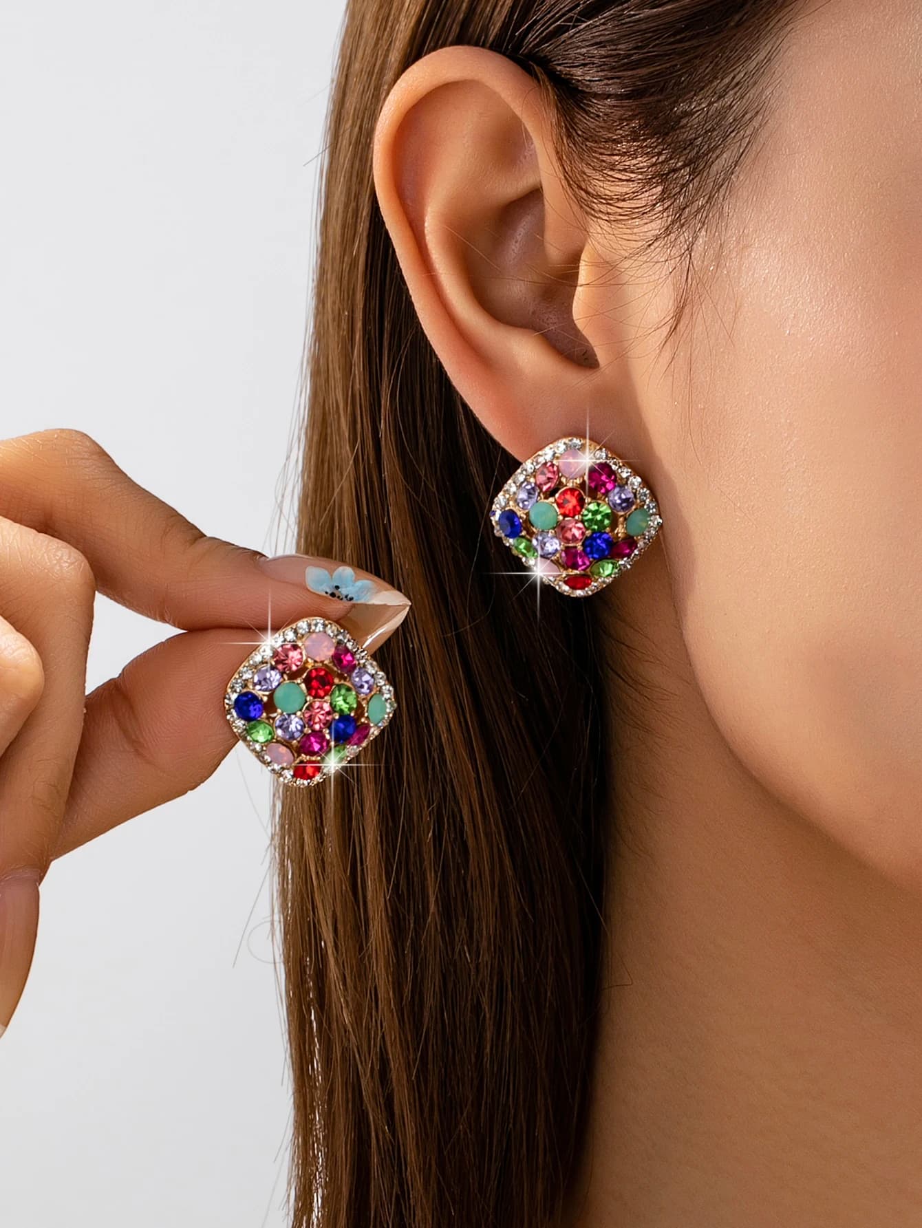 1 paio di orecchini Yuanqi alla moda, colorati, quadrati, con strass, per donna, accessori da donna brillanti, adatti per le vacanze e gli appuntamenti