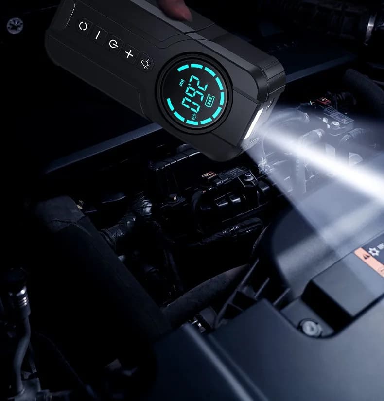 Avviatore di Emergenza per Auto 12V con Ricarica Wireless, Dispositivo All-in-One per Gonfiaggio Pneumatici e Soccorso, Booster Portatile Transfrontaliero
