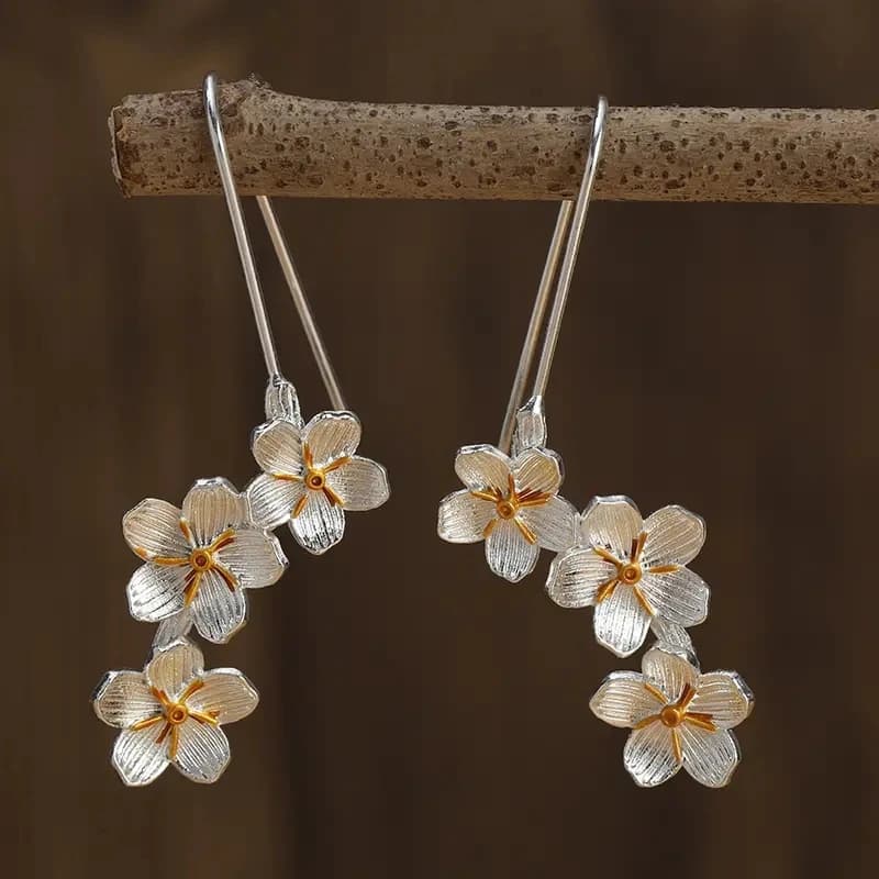 Silvery Vintage Flower Dropped Earrings for Ladies and Girls with Ethnic Elegant Style