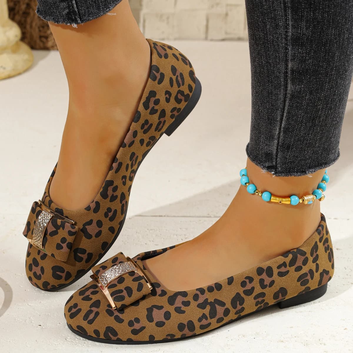 Scarpe basse da donna leggere e di tendenza Scarpe da ginnastica eleganti da ufficio Donna 2025 Nuovo Casual Baotou Slip on comodi mocassini eleganti da donna