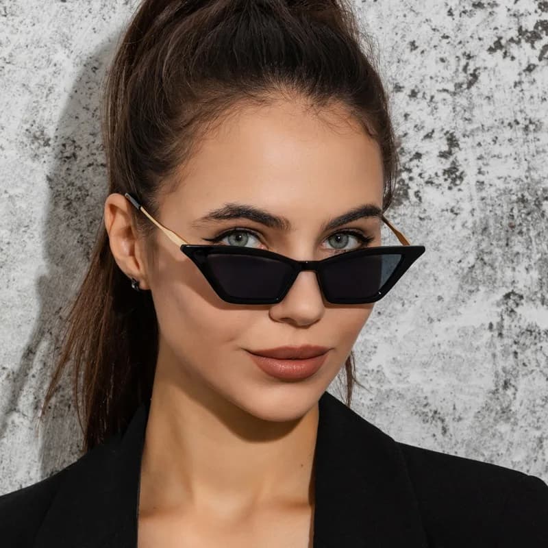 Damen kleine Rahmen Cat-Eye Metall Sonnenbrille Hunderte von einfachen Retro-Trend Street Beat Fashion neue Modelle bunhnen perfo