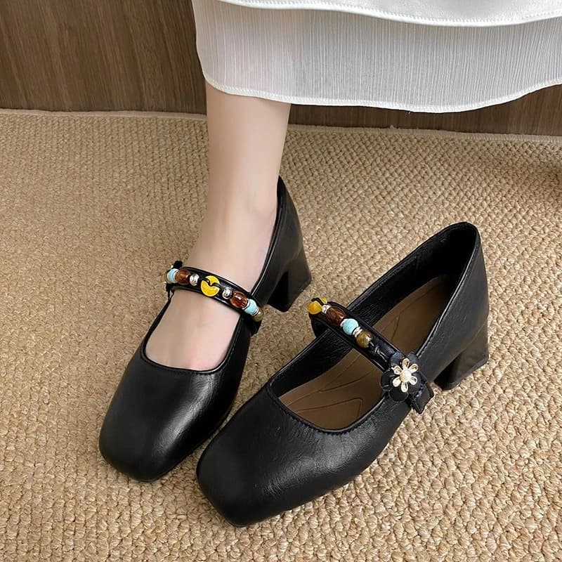 2025 Mocassini antiscivolo con suola morbida firmati con perline autunnali da donna Scarpe basse con fibbia resistenti all'usura leggere e versatili per tutti i giorni