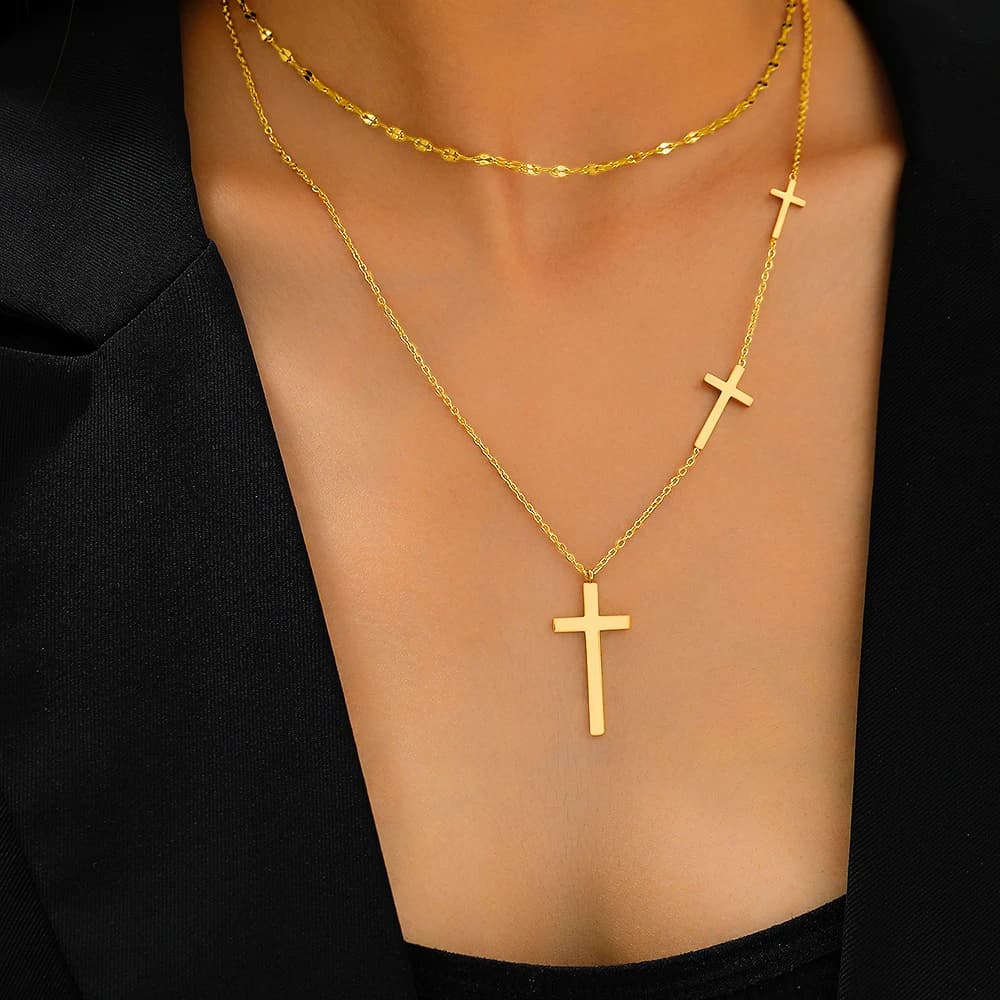 DOTIFI Collane in acciaio inossidabile Ciondolo croce Girocollo Doppio impilato Collana fine di lusso leggera per gioielli da donna
