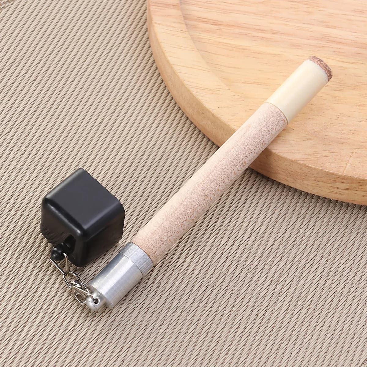 Porta Gesso da Biliardo 2 in 1 con Punzone, Mini Portachiavi per Stecca, Strumento Portatile per Biliardo e Snooker, Accessorio per Uso Domestico e Commerciale