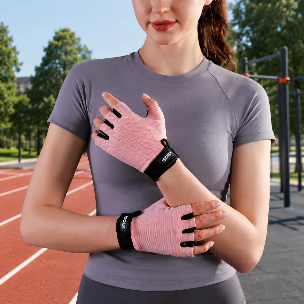 1 Pair Gloves, Men and Women Half Finger Fitness Gloves, Textured Palm, Adjustable Lightweight, Gym Cycling Lifting