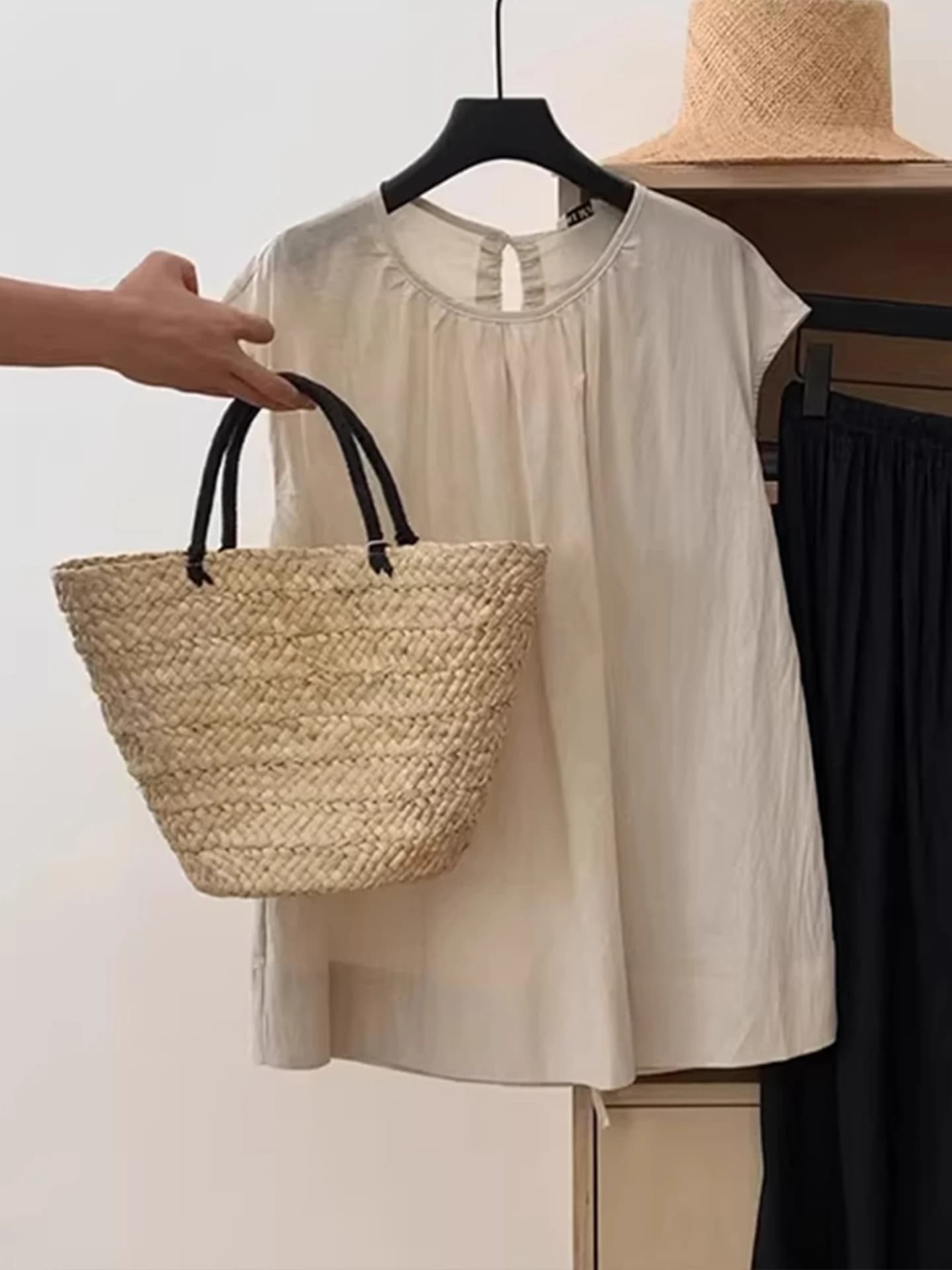Loose Cotton Linen Doll Shirt round Neck Short Sleeve Brand Buckle European Style Women's Fashion Summer Top Casual Commute S...