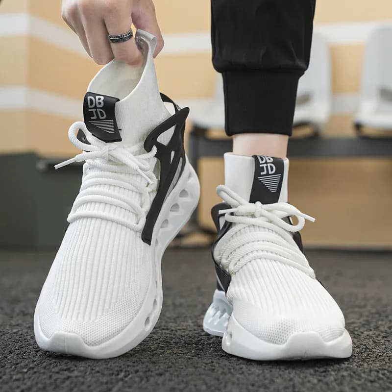 Fashionable men's sneakers with high upper, breathable mesh, thick sole, trendy men's sneakers, casual running sports shoes for young people.