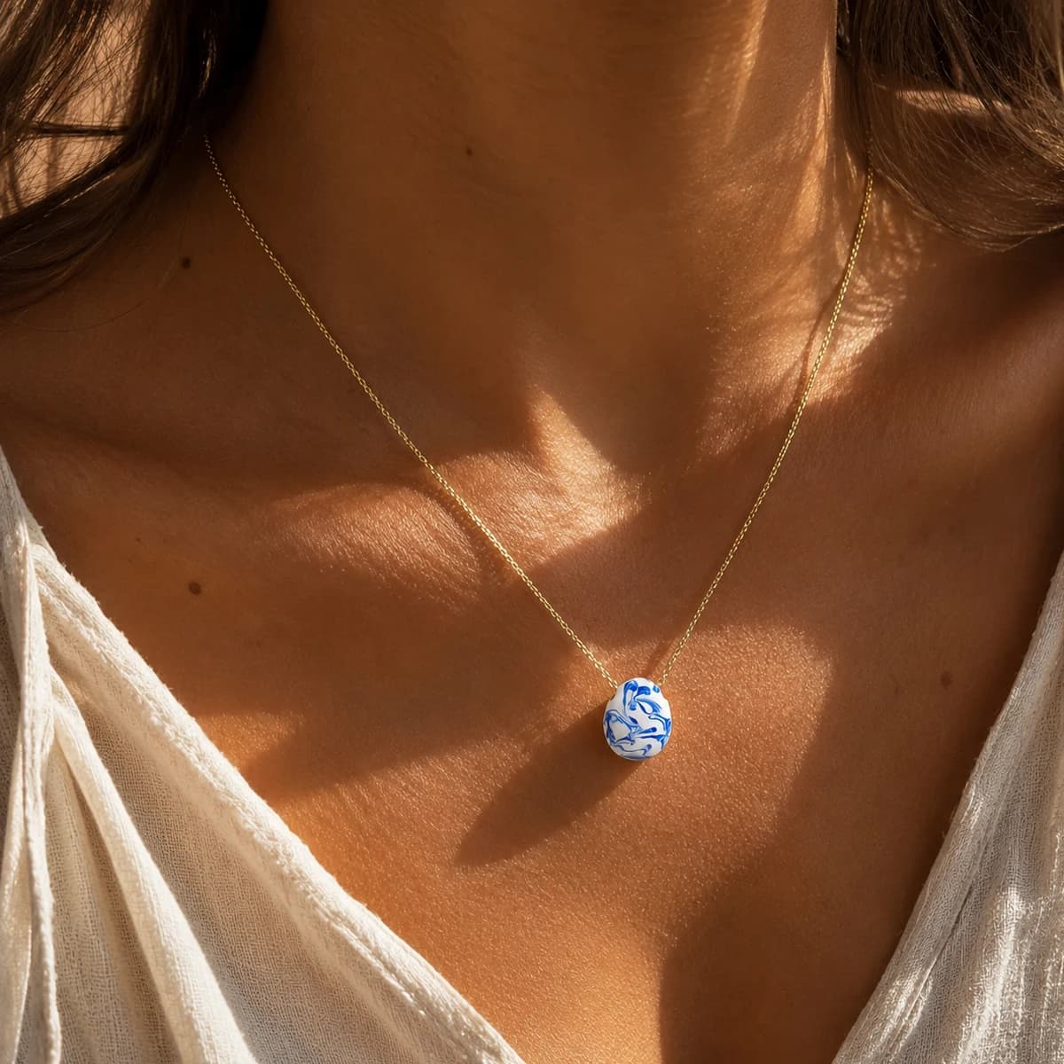 White and Blue Flower Enamel Oval Pendant Necklace for Women Minimalist Gold Color Pear-shaped Necklaces Jewelry Gifts