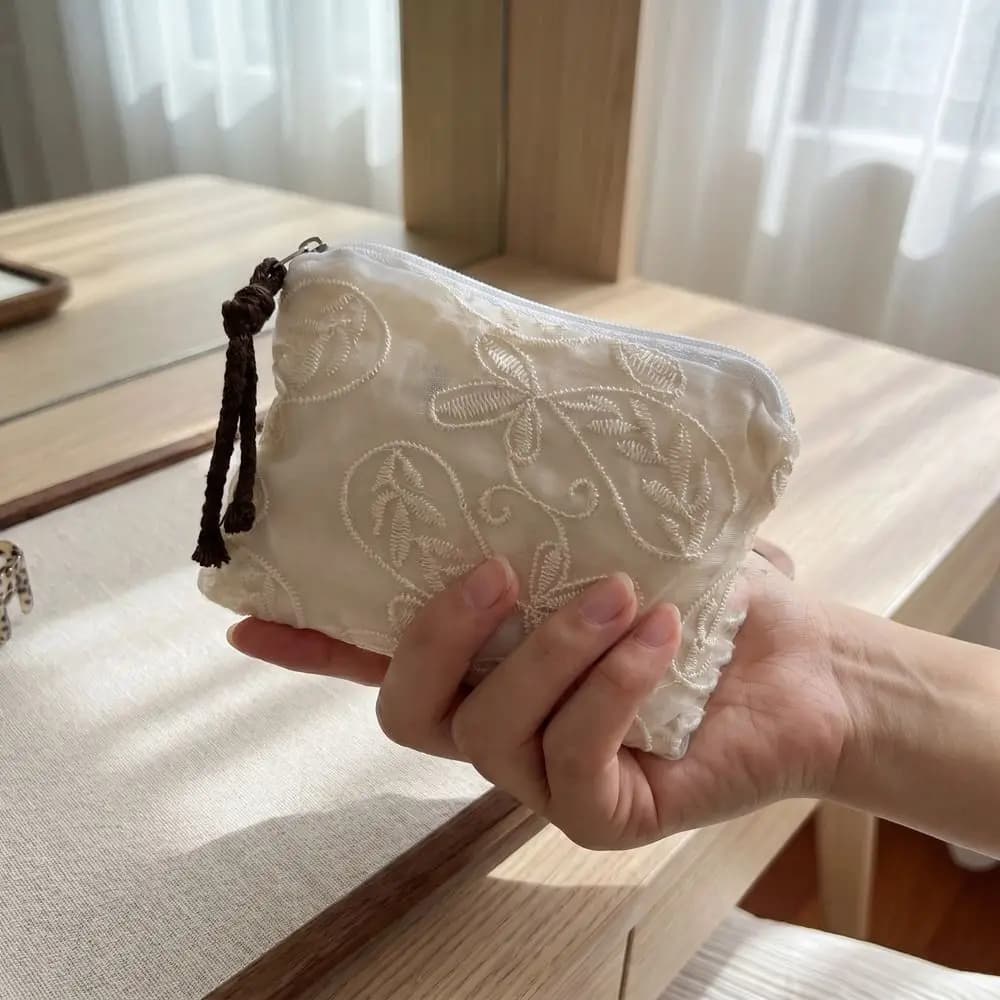 Borsa portaoggetti in organza ricamata con pizzo, graziosa pochette floreale per trucchi, borsa ricamata portatile per assorbenti igienici, articoli per la casa