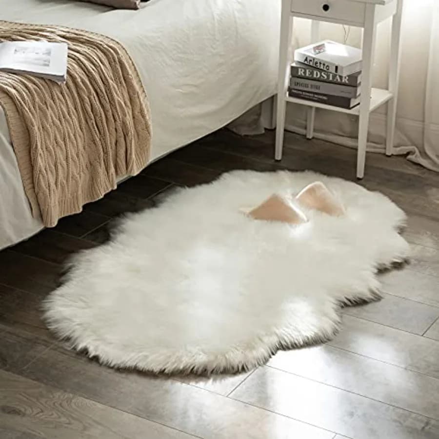 Tappeto di Lusso Morbido e Soffice 3x5 Piedi, Tappeto in Finta Pelliccia di Pecora, Decorativo, Peluche Shaggy per Arredamento Natalizio, Comodino, Divano