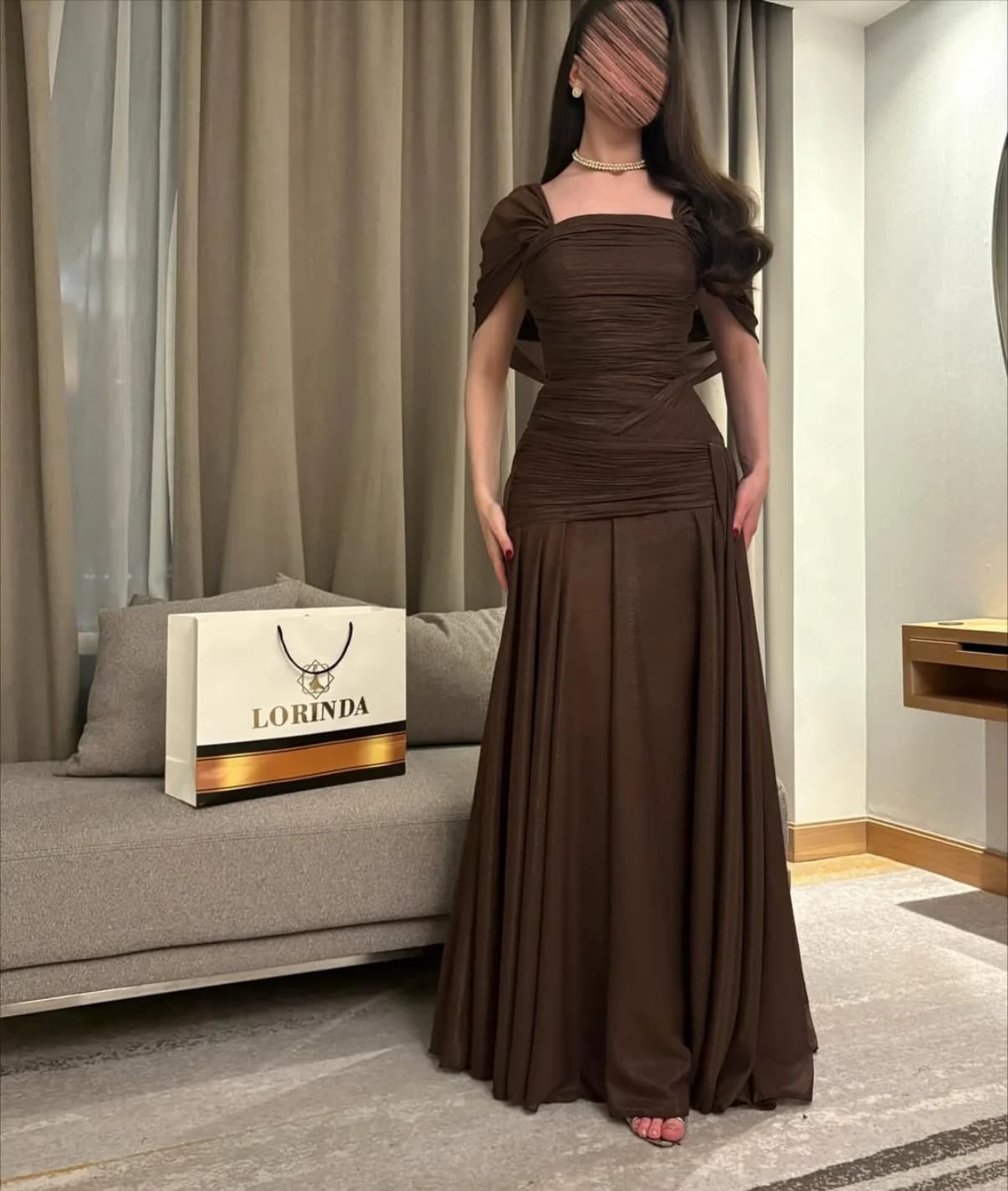 Abiti da ballo vintage in chiffon marrone con spalle scoperte Abiti da sera da donna Dubai Abiti da sposa pieghettati personalizzati dell'Arabia Saudita