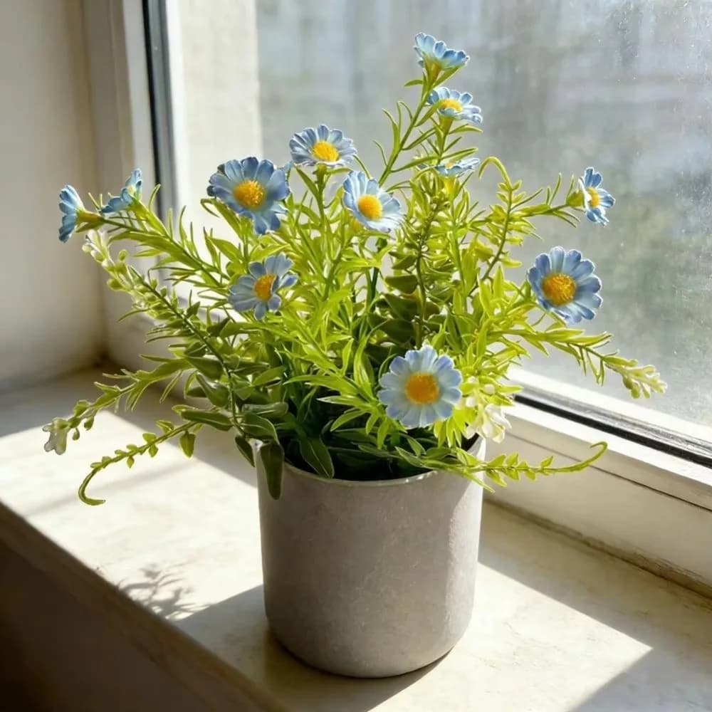 Realistic Artificial Margarites in Vase, Green Plant Simulated to the Realistic Tatto, Bonsai with Vase, Crisantemo Finto Made to Hand