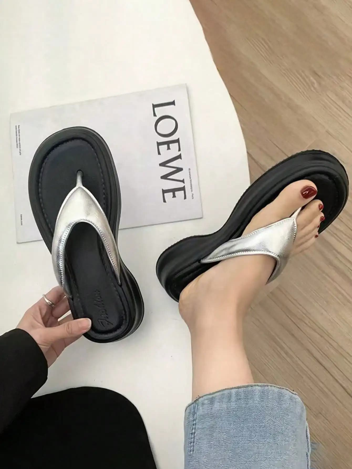 Infradito estive con suola spessa color argento, ciabatte da donna con rialzo, sandali casual morbidi antiscivolo con plateau