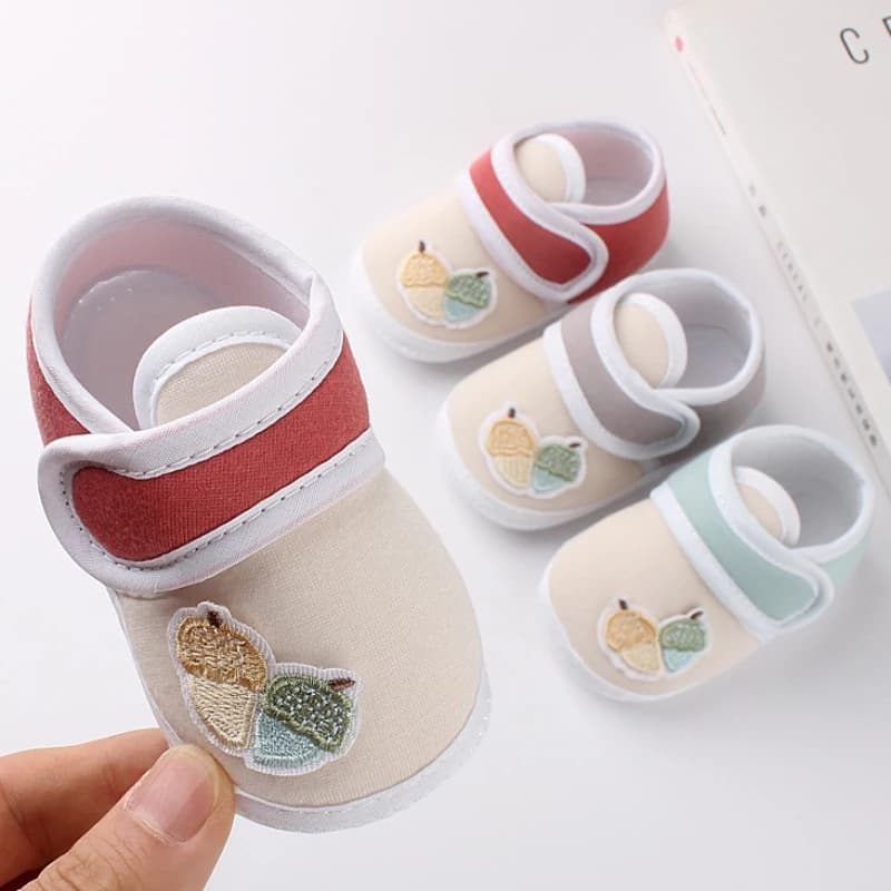Baby Princess Walking Shoes 2026 New Spring and Autumn Soft Loafers Casual Children's Anti Slip Home Floor Walking Cotton Shoes