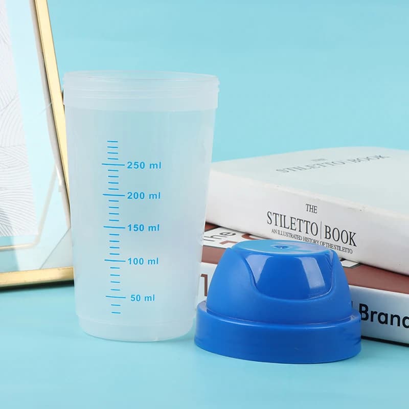 Bottiglia Shaker Creativa da 300ml per Frullati e Proteine in Polvere