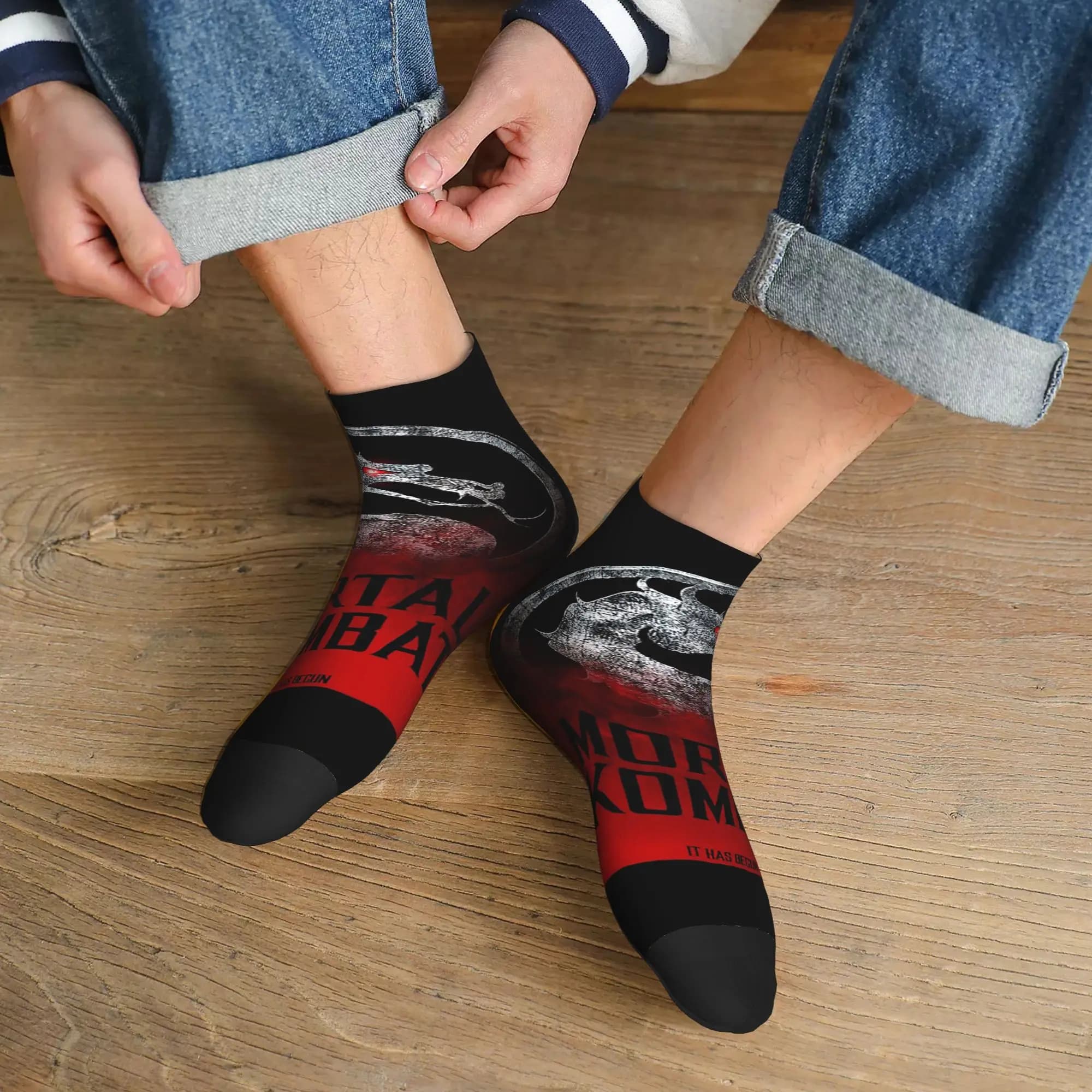 Calzini con logo Mortal Kombat per tutte le stagioni Calzini super morbidi Harajuku Calze hip-hop per uomo Donna Regali di Natale