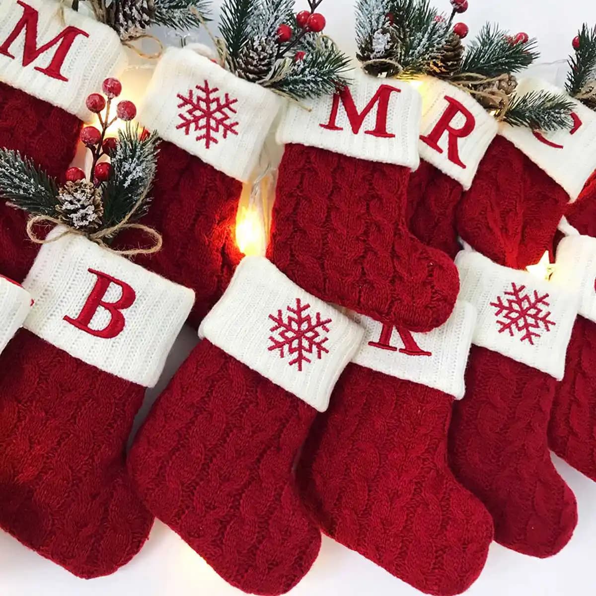Calzino lavorato a maglia con alfabeto di Natale Ornamento per albero di Natale Decorazione natalizia per la casa 2024 Navidad Noel Natale Capodanno 2025 Regalo