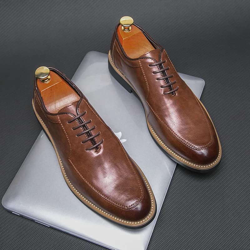 High quality brand Men's loafers Party Formal Shoes Lace Up Pointed Glossy Leather Shoes Classic Elegant Business Shoes size 44