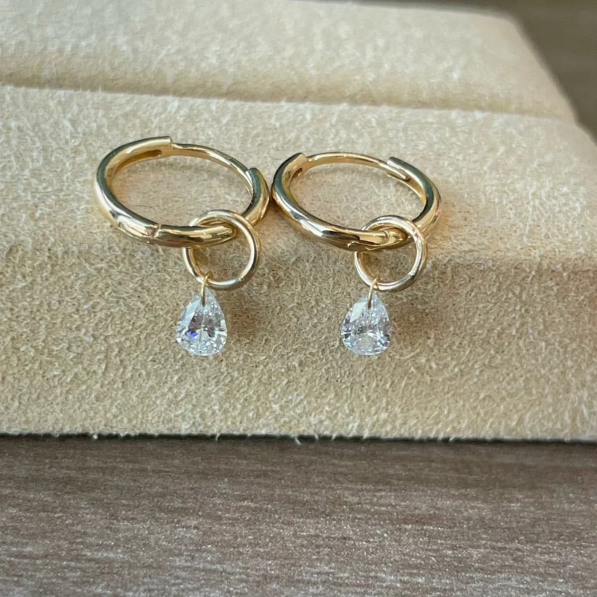 Ins Influencer Orecchini in argento 925 Lacrima Lab-grown Diamante Goccia Ciondola l'orecchio Cerchio Huggies per le donne Bling Matrimonio Gioielleria raffinata
