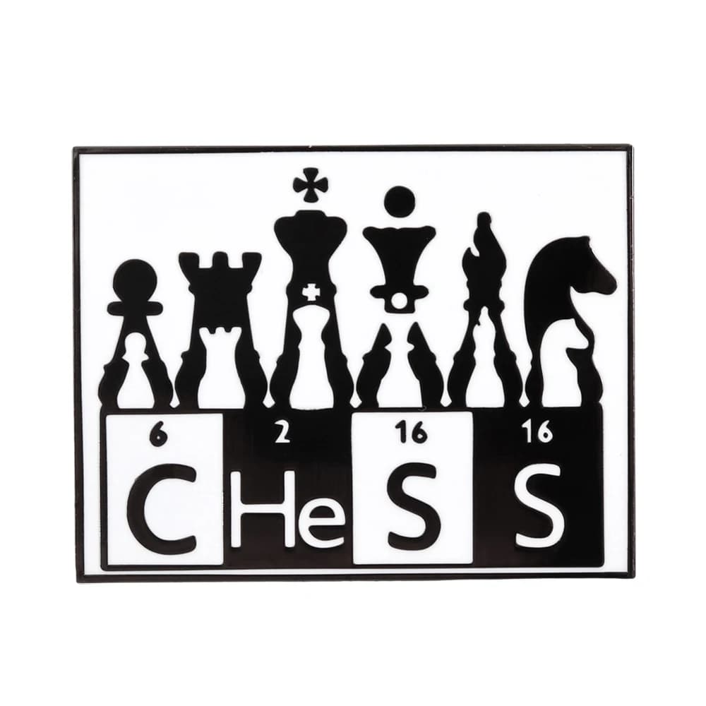 C-HE-SS Logo Divertente Set di scacchi Pezzi Spilla smaltata Tabella periodica Gioco da tavolo Giocatore Chimisti Regalo Spilla Distintivo Accessori Co