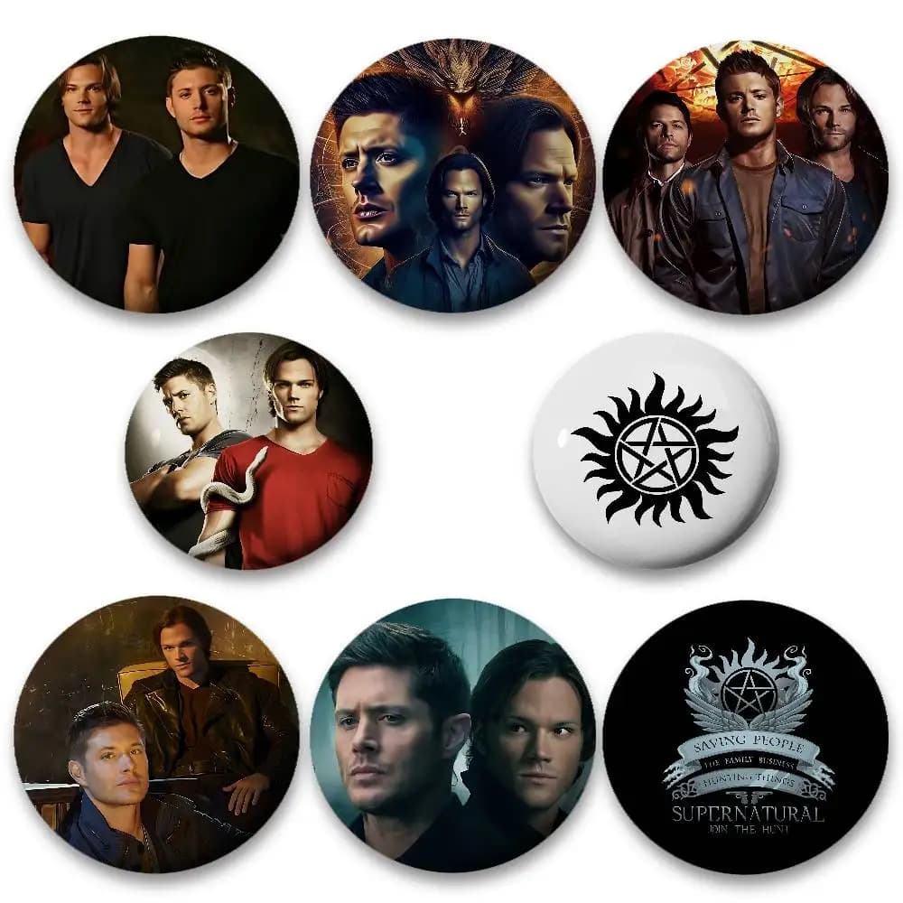 Spilla/Badge Fatta a Mano Serie TV Supernatural per Vestiti, Zaini e Accessori Decorativi