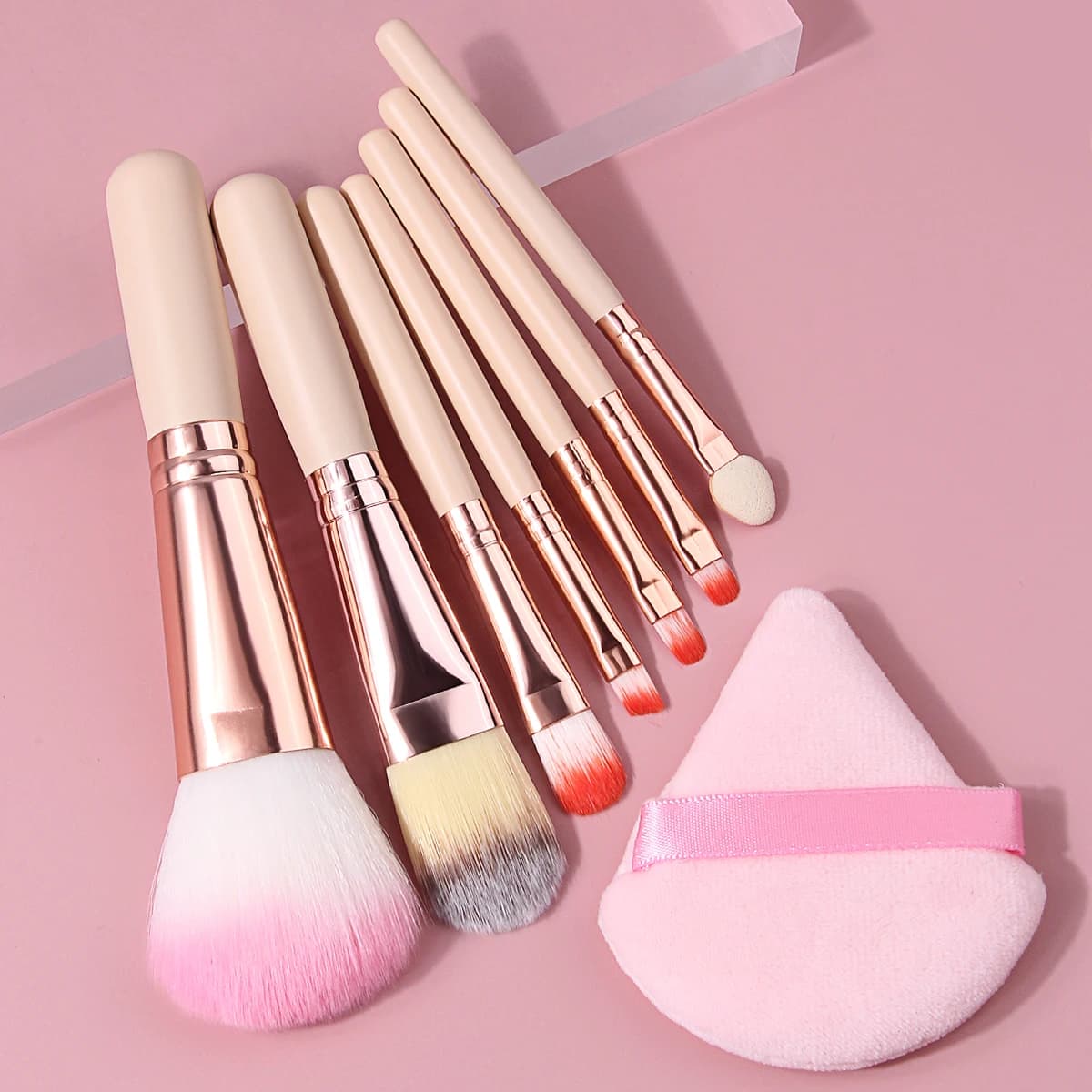 Set di mini pennelli per il trucco da 7 pezzi - pennelli portatili per fondotinta, fard, ombretto + 1 spugnetta per la polvere