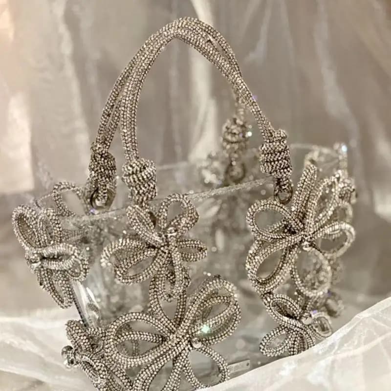 Borsa da donna portatile francese di marca di lusso aristocratica di fascia alta con diamanti intarsiati Borsa a secchiello con fiori di diamanti e cestini di verdure