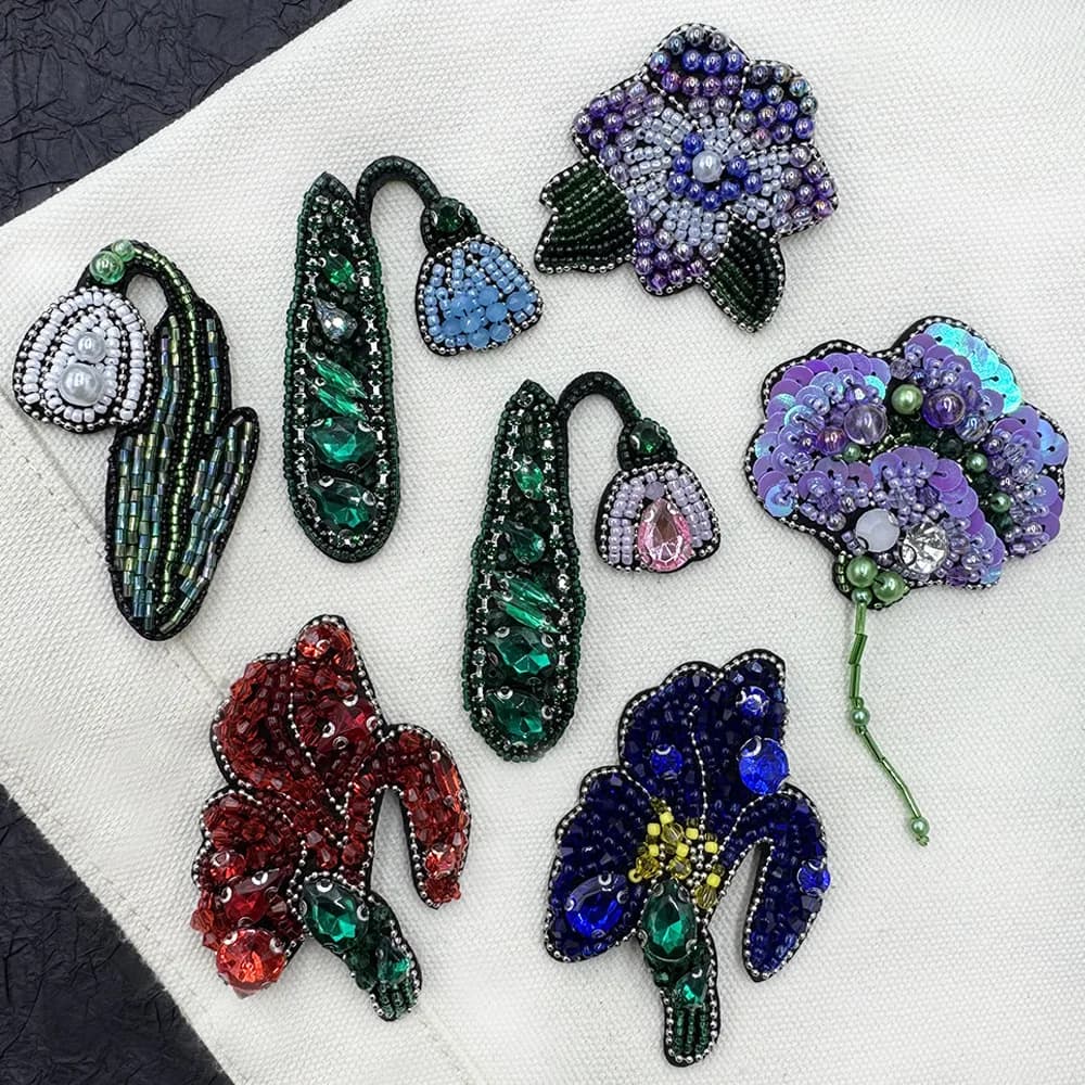 Handmade beaded embroidery wind chime flower duck tail flower beaded cloth patch