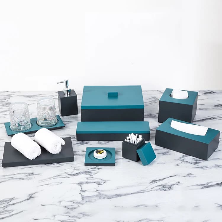 Fornitori per il bagno Set da bagno Set di accessori per il bagno dell'hotel domestico Set di tazze per denti, dispenser per lozioni, con scopino per WC
