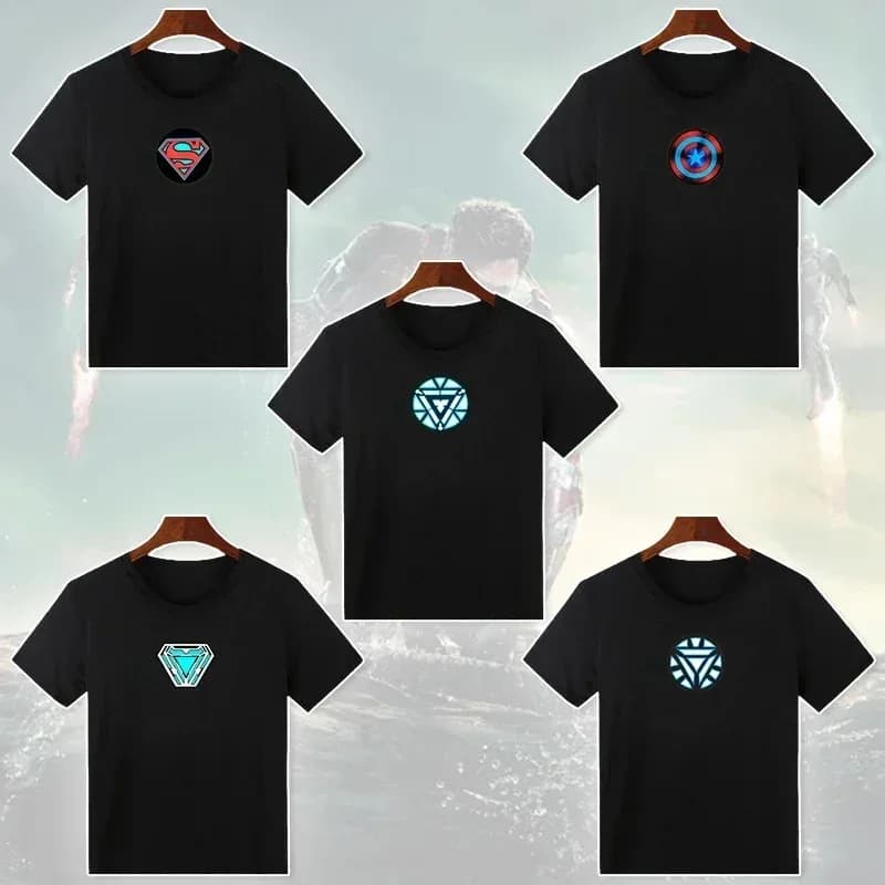 Glow T-shirt per adulti Supereroi Ironmanes Costumi Cosplay Batteria a LED Controllo vocale Glow Manica corta Top Bambini Ricarica luminosa