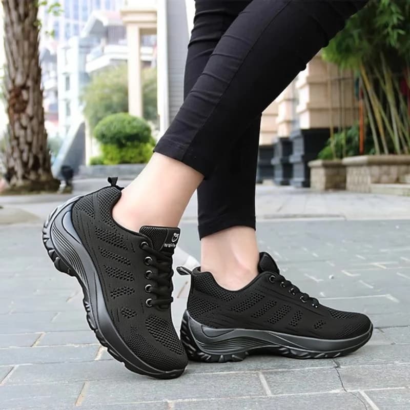 Women's Training Shoes Cushioning Fashion Logo Flexible Mesh Breathable Upper Outdoor Leisure Fitness Jogging Shoes Sneakers