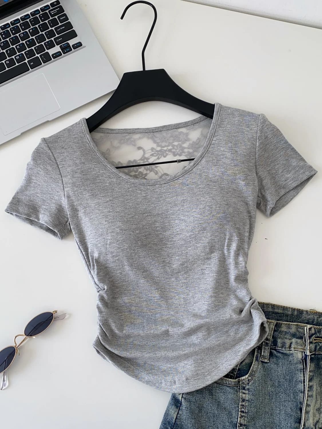 Pure Desire Lace Splice Short Sleeve T-Shirt Women Summer Sexy Backless with Chest Pad Slimming Base Shirt Summer