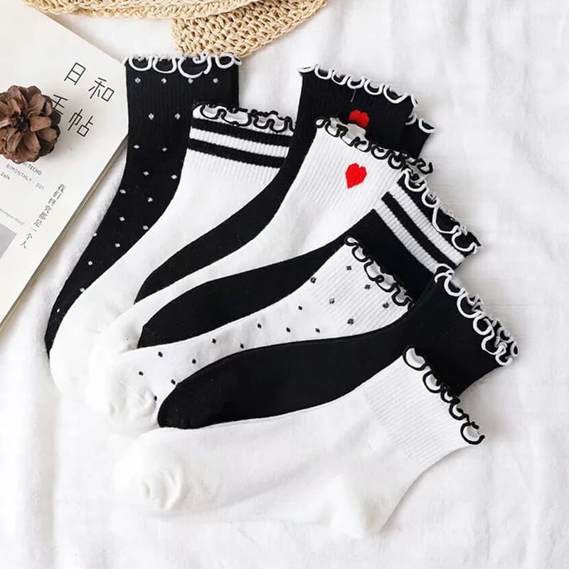 Calzini con motivo a pois a forma di cuore da donna primavera estate Calzini da studente stile college coreano Calzini a tubo corto con bordo arrotolato in cotone