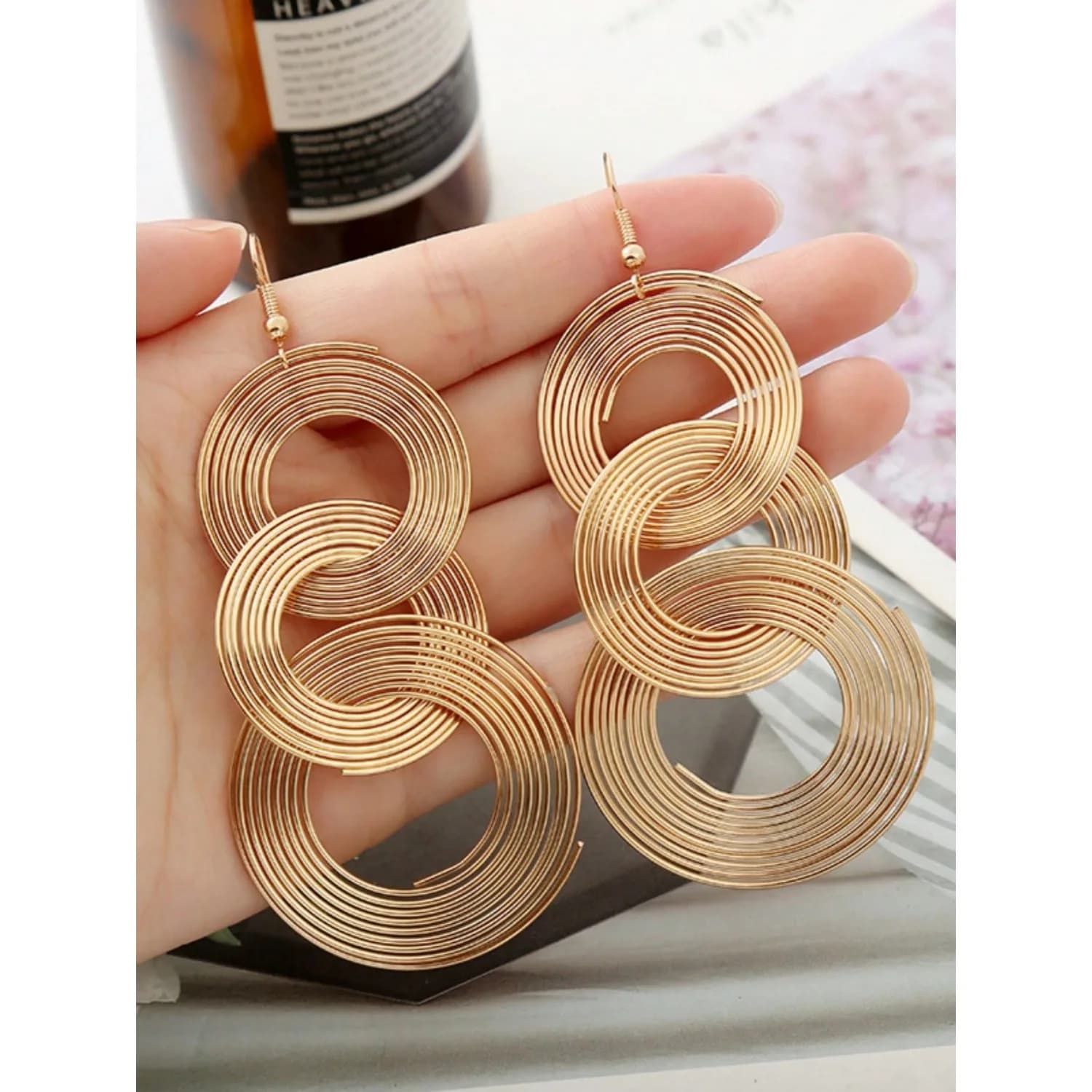 1 paio di orecchini a cerchio multistrato in metallo personalizzati, orecchini pendenti lunghi a cerchio grande in stile vintage esagerato per donna