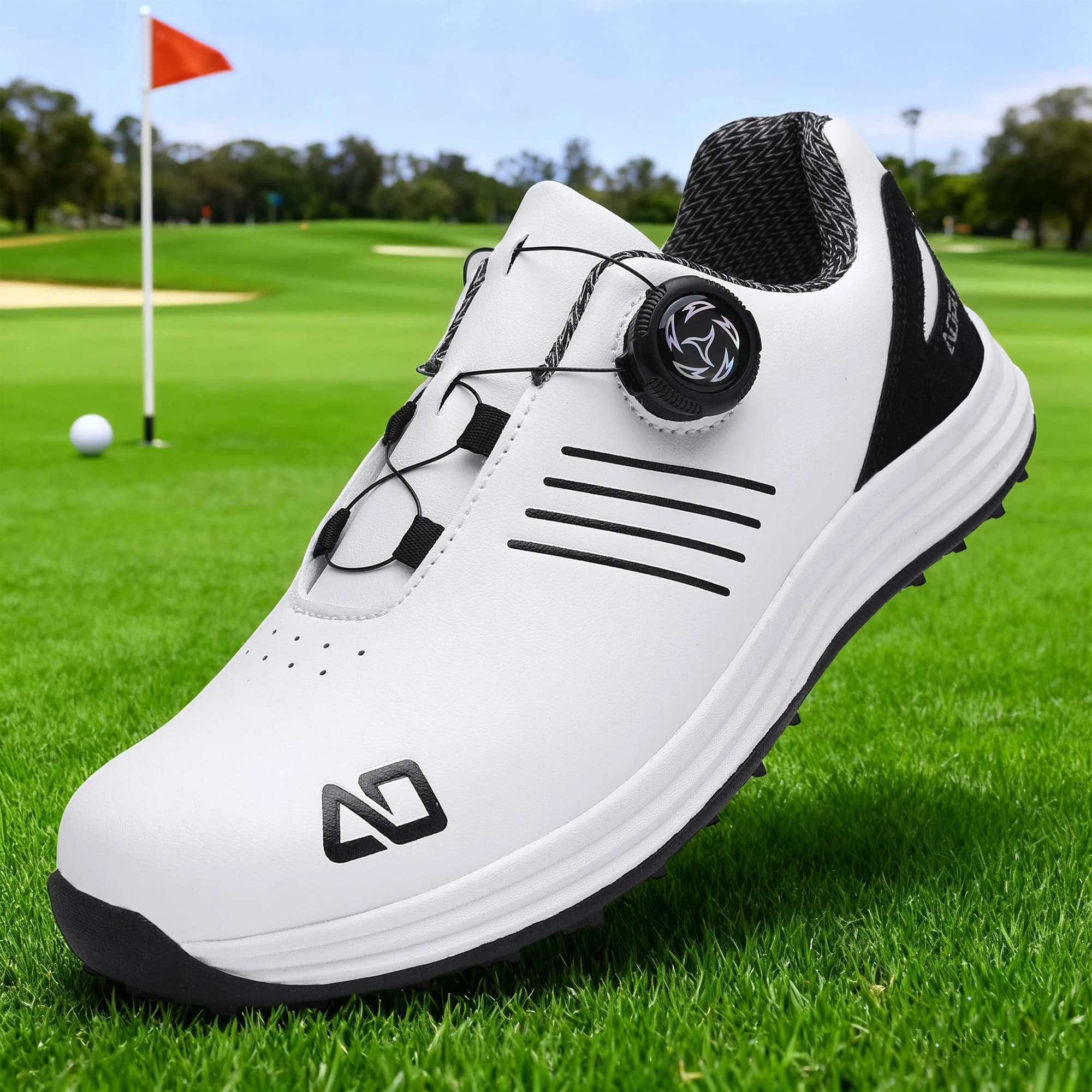 Scarpe da golf per uso all'aperto alla moda sia per uomini che per donne, con design antiscivolo, adatte per alpinismo e escursioni.