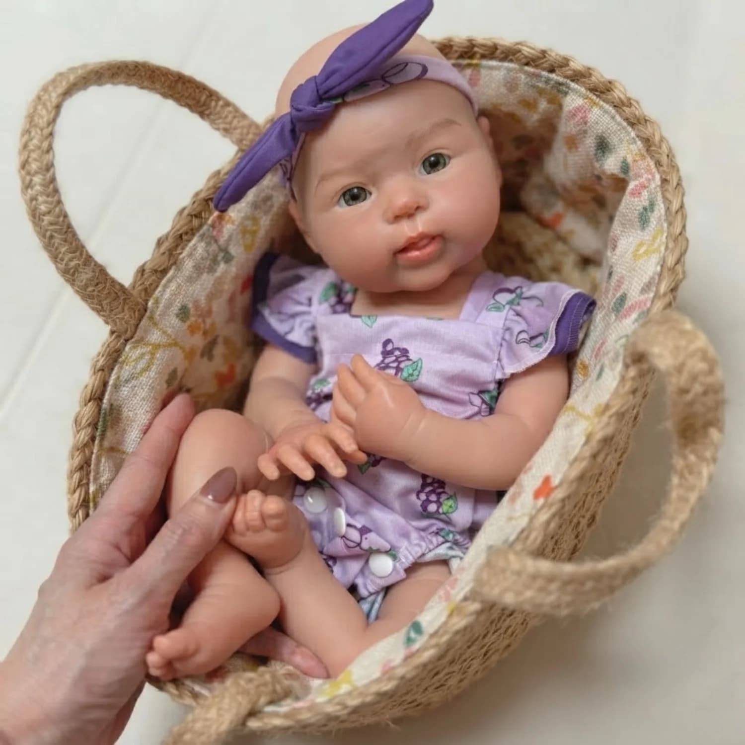 1PC/2 Styles Handmade Silicone Toy Reborn Doll - Unpainted/Painted Washable Realistic Anatomically Accurate Playful Gift Doll