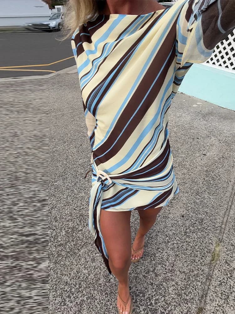 Abito da donna a righe con spalle scoperte, mini abito estivo a maniche lunghe con cintura, moda 2026, vestito slim da donna per le vacanze