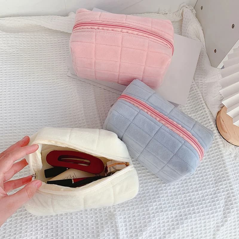 Women's synthetic fur makeup bag, with zipper, large, solid color, beauty travel case, cosmetic clutch, feather case for pens