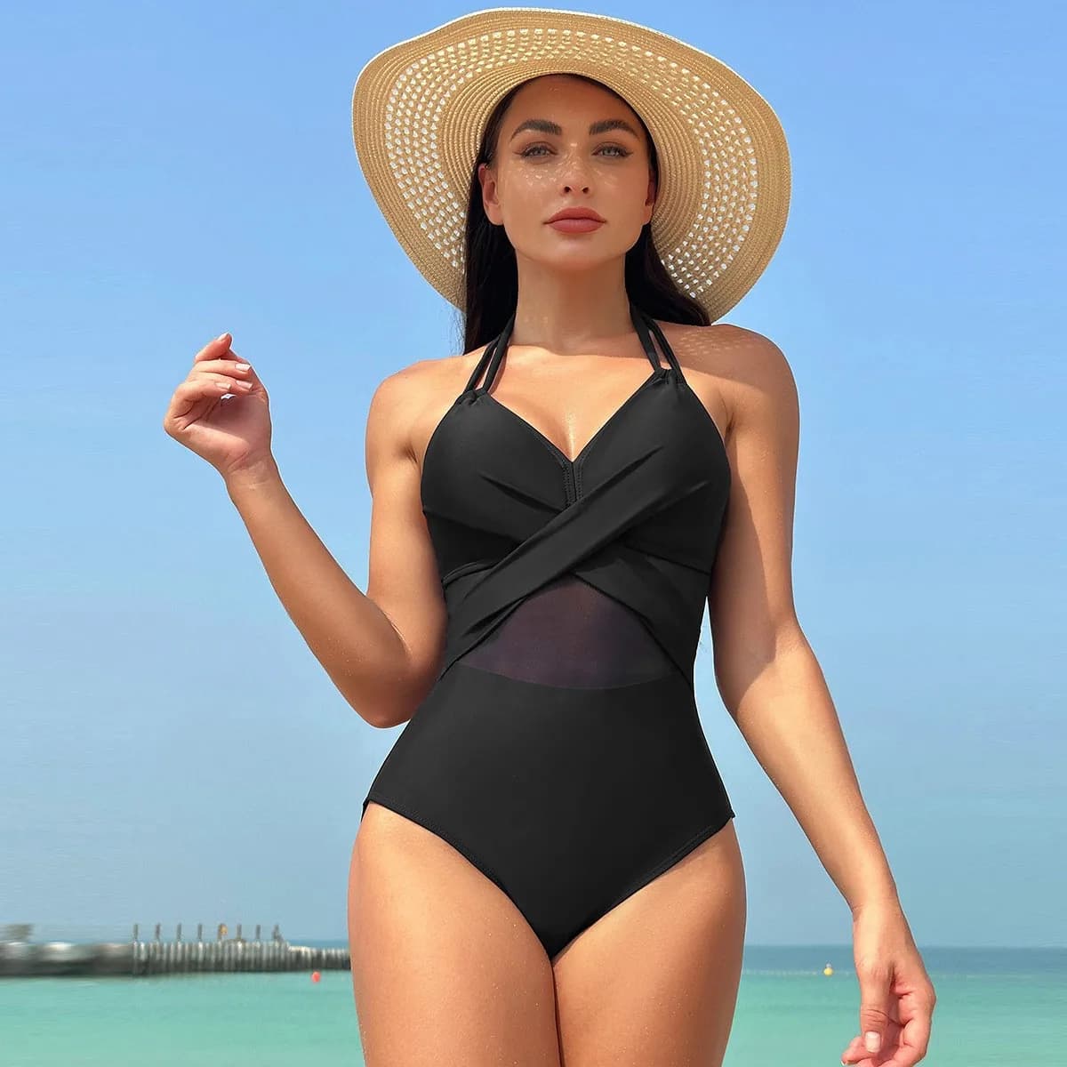 Bikini Nero con Collo Halter e Pannello in Rete Trasparente, Vita Alta, Dettaglio Cinghia Bordeaux, Scollo a V Verde Oliva