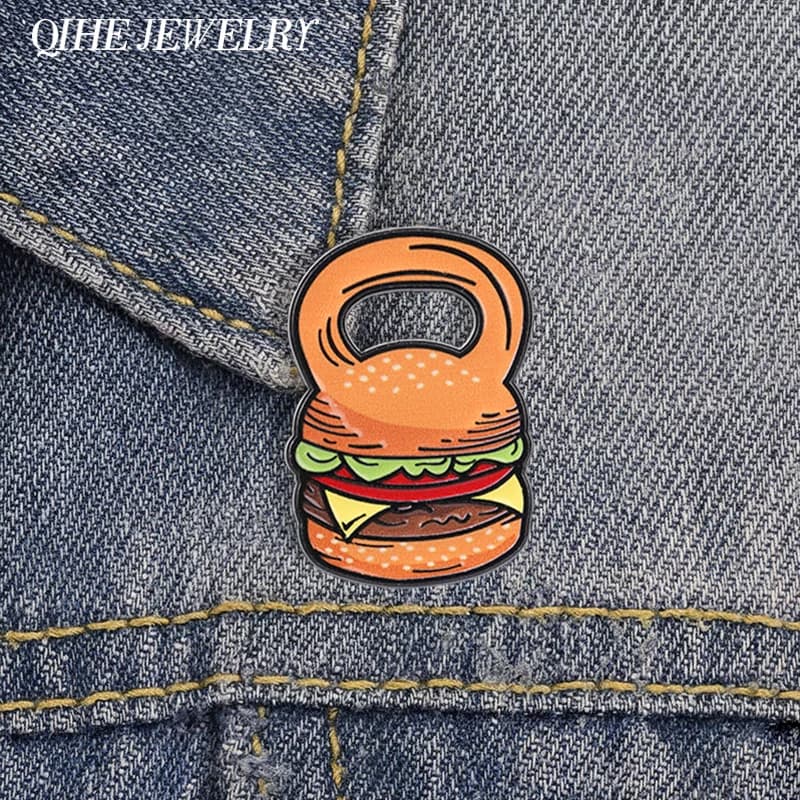 Spilla smaltata divertente a forma di Hamburger e Kettlebell per fitness creativo, distintivo da risvolto, gioiello, regalo per amici