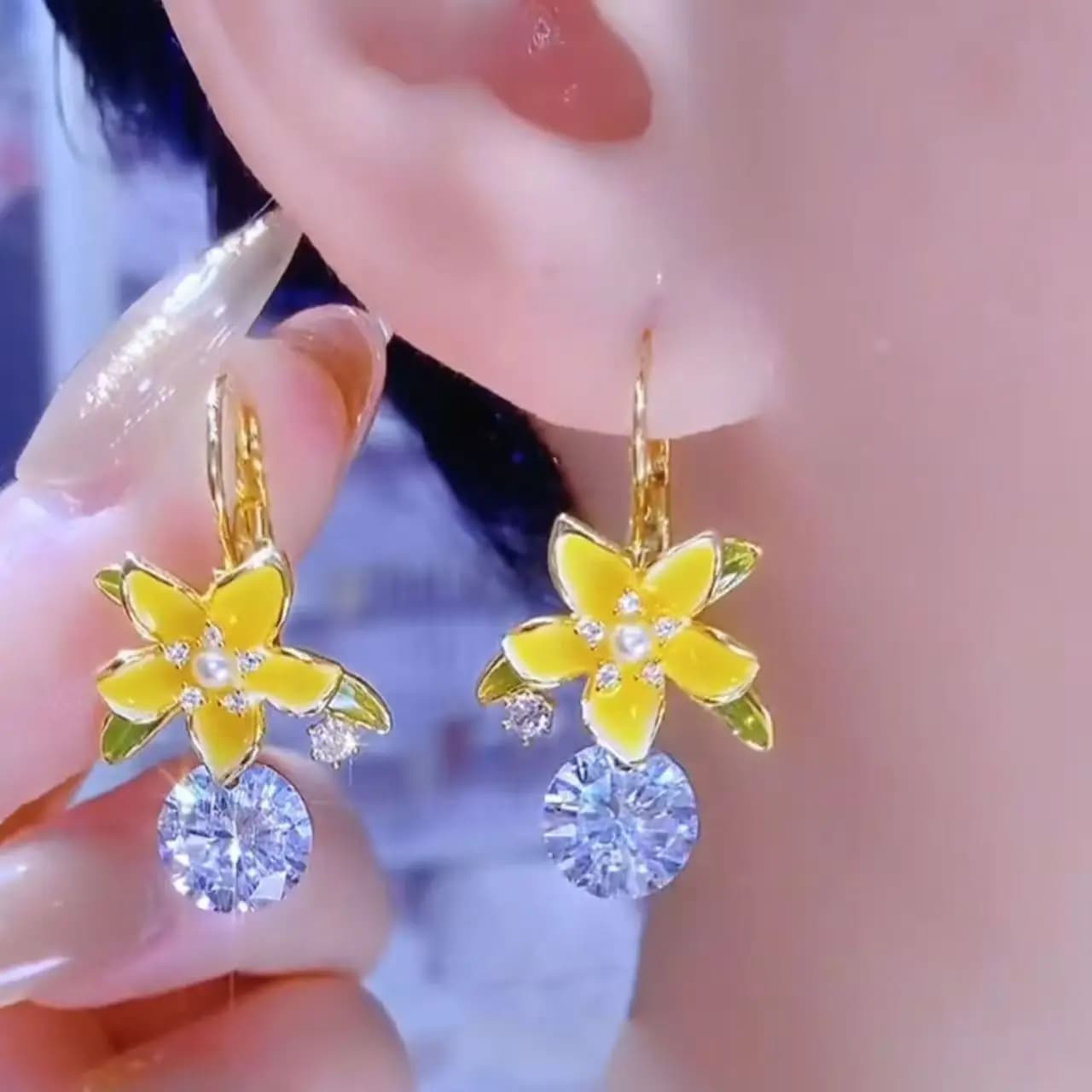 Temperament fresh drop glaze petal earrings women's ear buckle Korean version design sense niche versatile earrings Internet celebrity fashion earrings