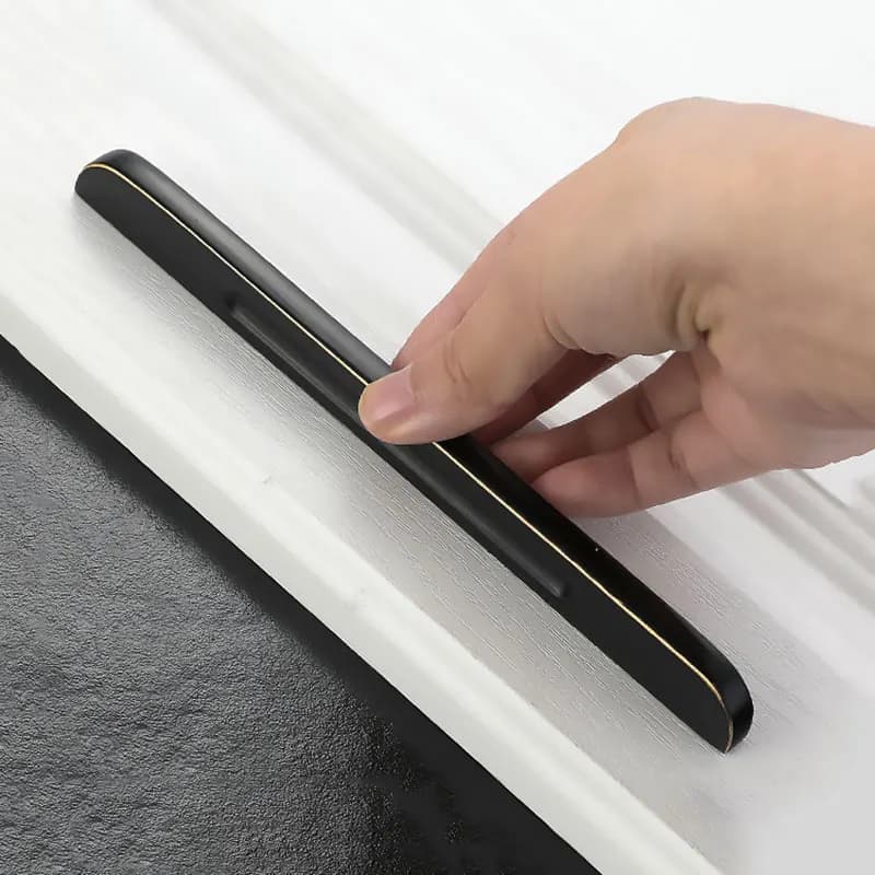 Maniglie in ottone massiccio per armadietti e cassetti Maniglie per guardaroba in oro nero Maniglie per mobili moderni Maniglie per porte dell'armadio da cucina