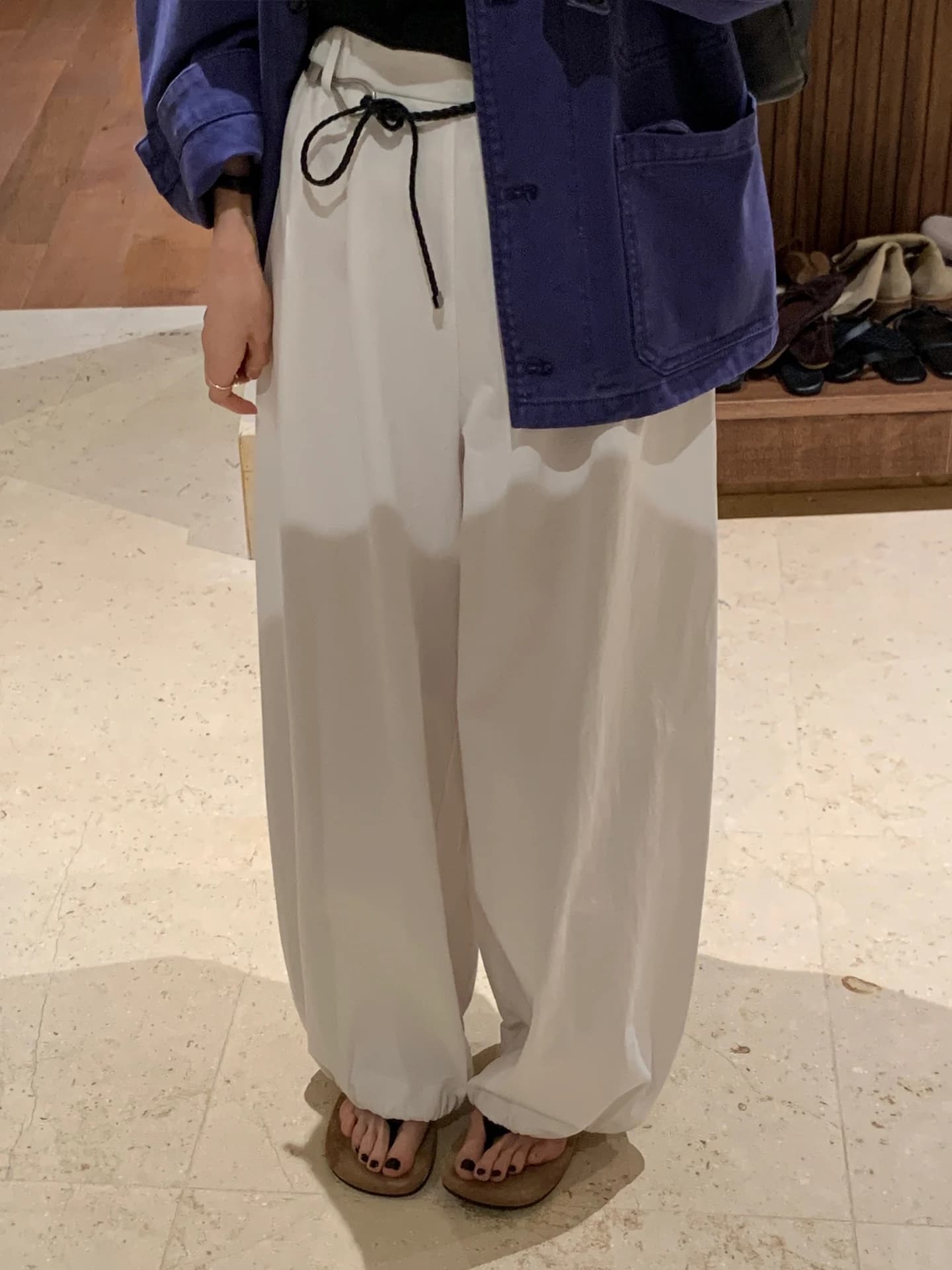 Pantaloni Casual a Vita Alta da Donna, Bianchi con Cintura, Stile Old Money, Gamba Larga, Primavera 2026, Moda Coreana, Abbigliamento Femminile