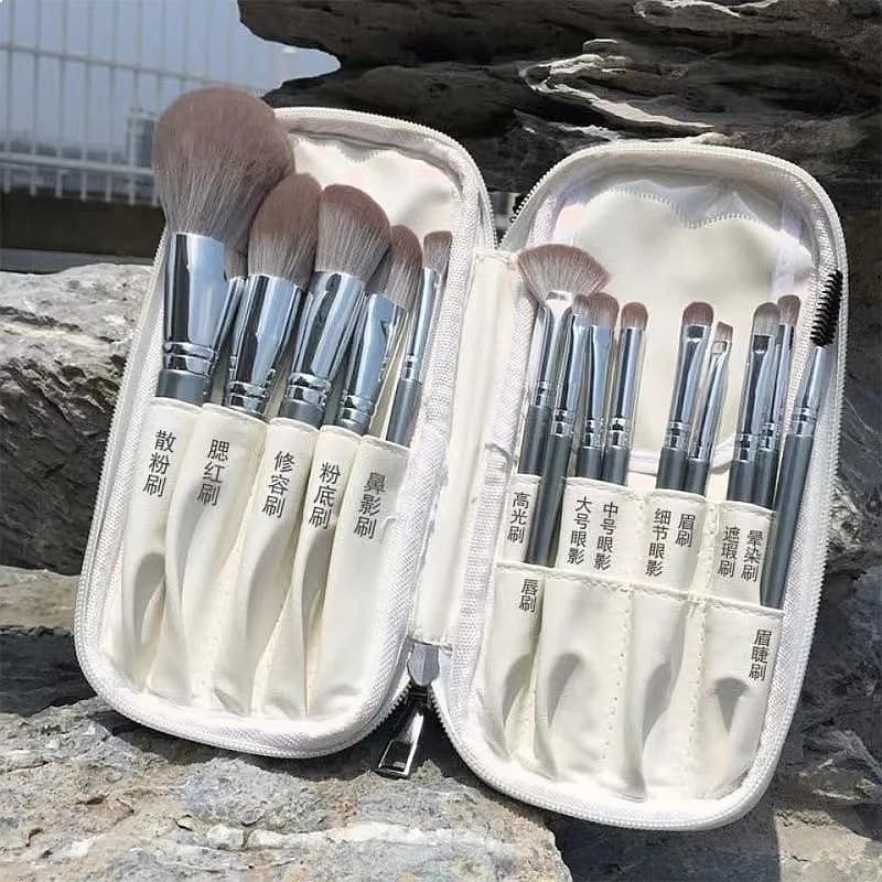Ultra-Soft Portable Travel Makeup Brush Set Loose Powder Eyeshadow Tool for Beginners