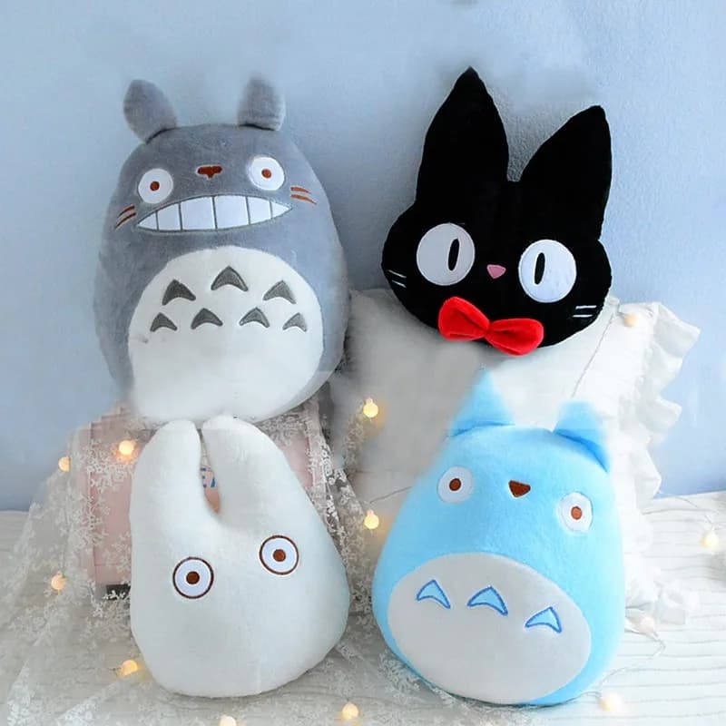 Cuscino Peluche Anime Totoro, Morbido Giocattolo Imbottito, Personaggio Totoro Blu e Bianco, Gatto Strega Nero JiJi, Cuscino Decorativo Totoro