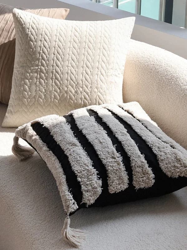 Fodere per cuscini da divano nere floccate con nappe, decorative a forma di cuore per soggiorno, rimovibili e lavabili in poliestere