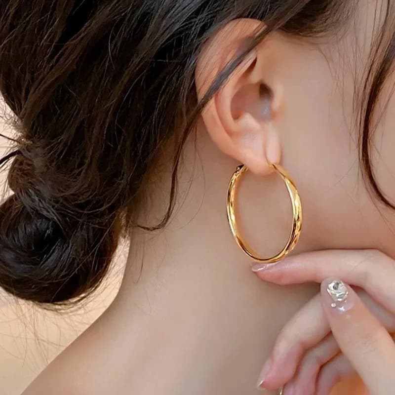 Round women's earrings with silver needle 925 plated in 24K gold and white gold Diameter 40 mm Thickness 3 mm