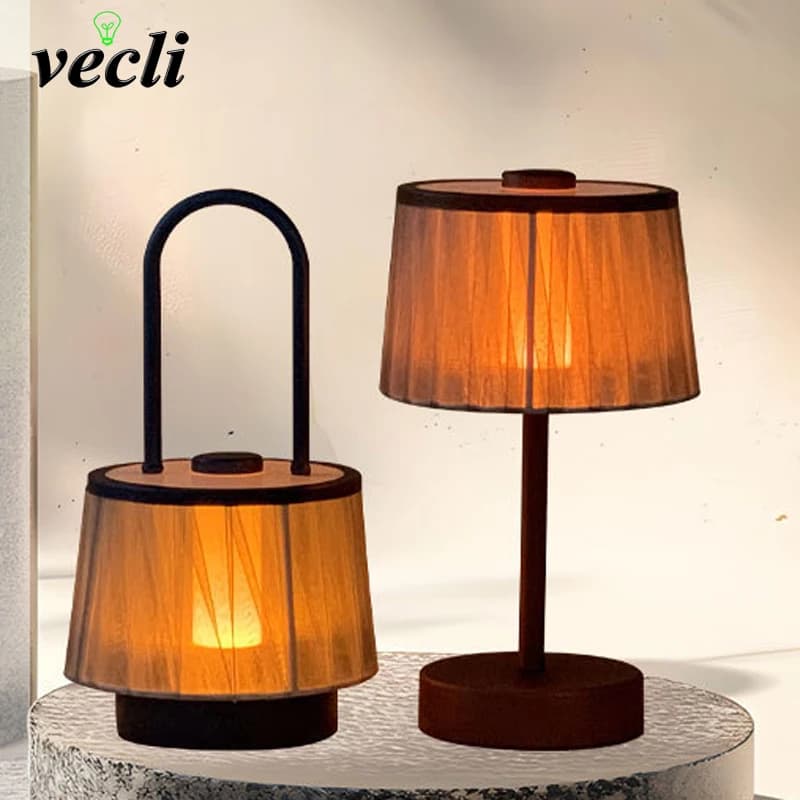 Lampada da Tavolo USB in Tessuto Stile Americano, Luce Notturna LED per Camera da Letto, Studio, Illuminazione d'Ambiente per Casa