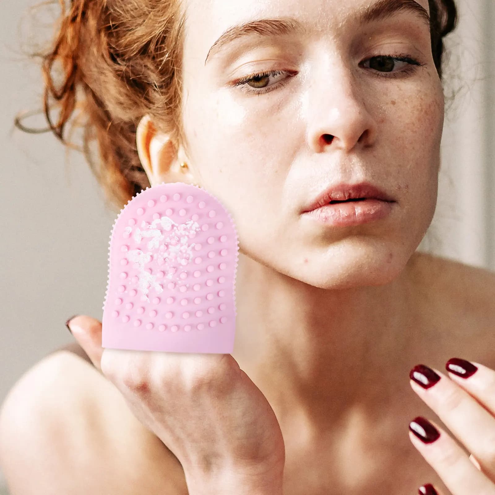 Silicone Facial Cleansing Brush Glove Style Supple Stretchy Dual Texture Deep Cleaning Pore Exfoliator Travel Friendly Face Wash