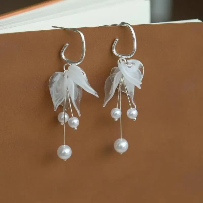 Orecchini Pendenti con Perle Finte e Nappine Placcati Argento, Motivo Floreale Bianco, Gioielli Eleganti per Matrimoni, Fidanzamenti e Feste